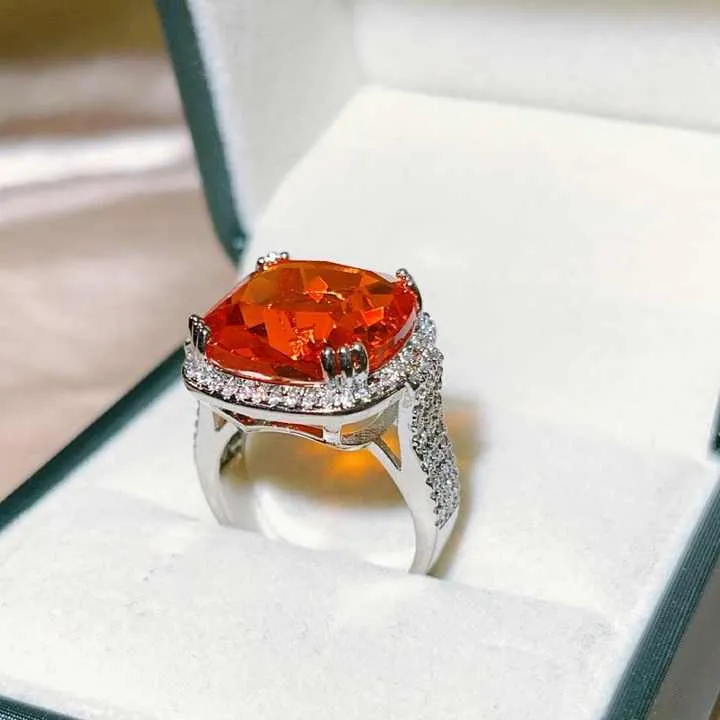 خاتم فاخر من الزركونيا Luxury zirconia ring