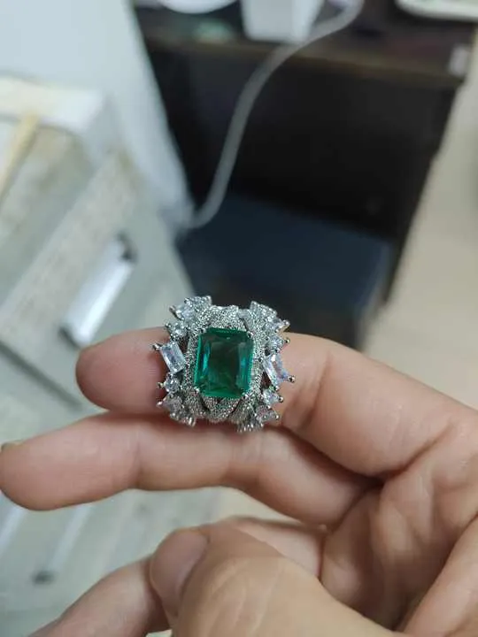خاتم فاخر من الزركونيا Luxury zirconia ring